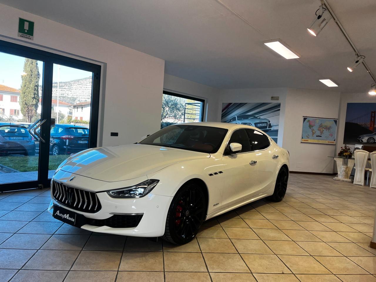 Maserati Ghibli V6 430 CV Q4 Granlusso