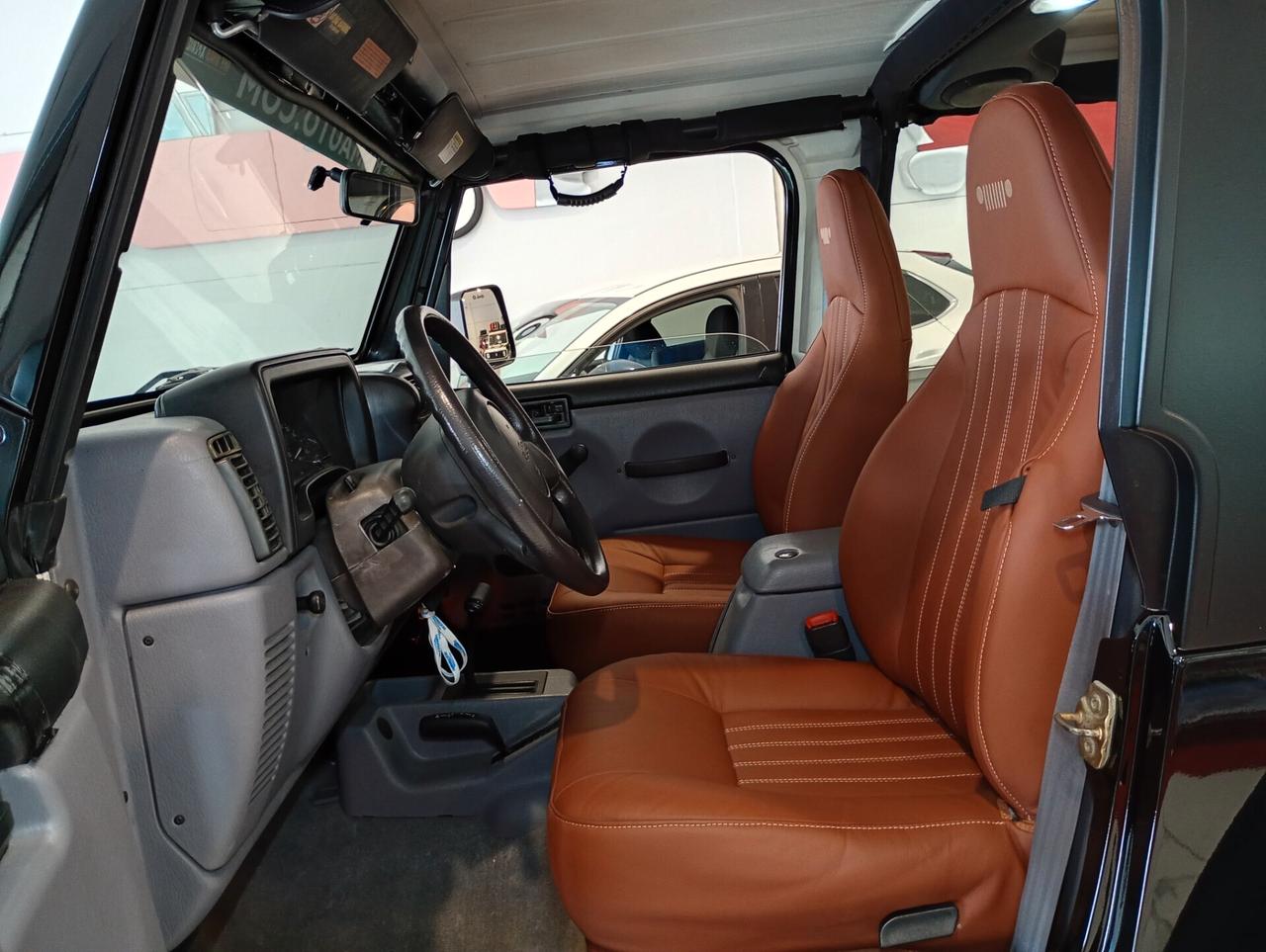 Jeep Wrangler 4.0 cat Hard top (EU)