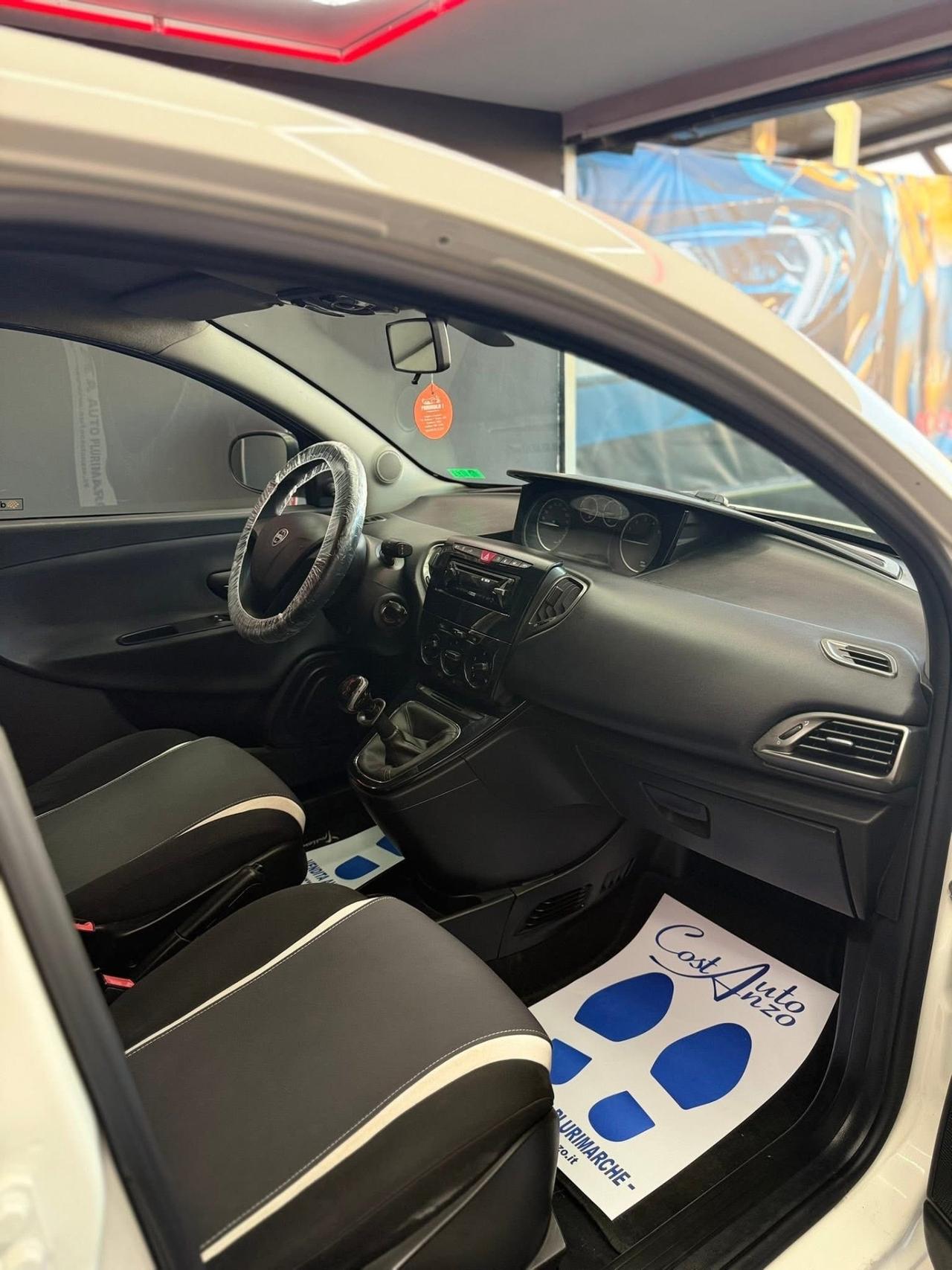 Lancia Ypsilon 1.2 GPL Ecochic Gold 2015