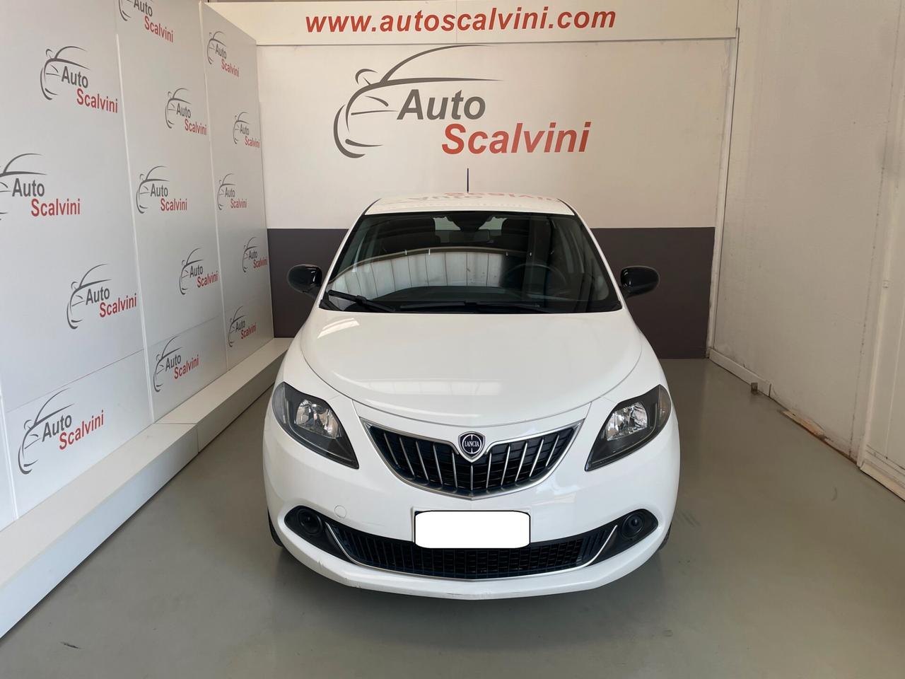 Lancia Ypsilon 1.0 FireFly 5 porte S&S Hybrid Silver