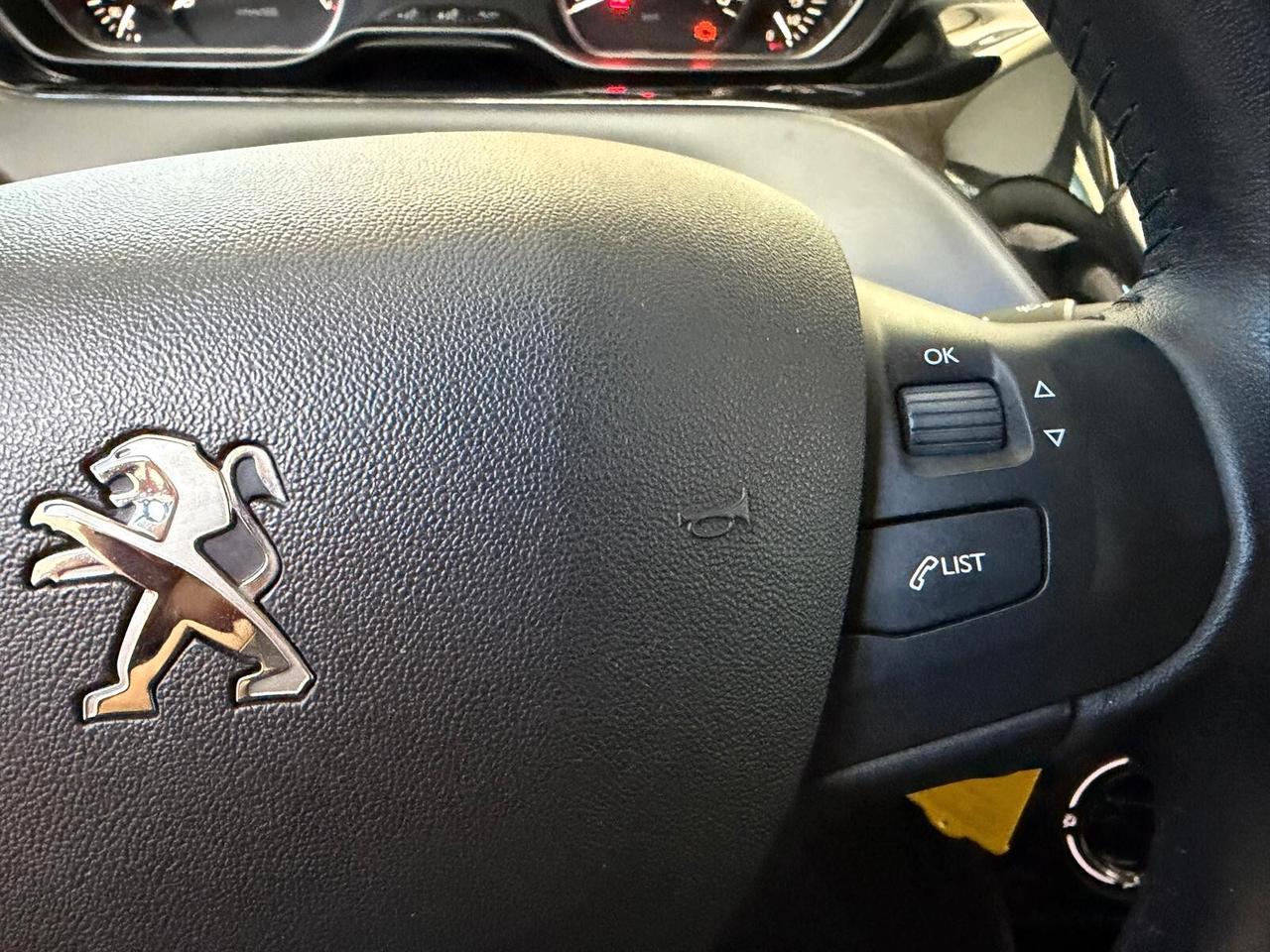 Peugeot 208 PureTech 82 Stop&Start 5 porte Signature