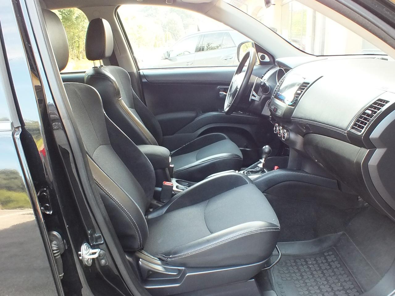 MITSUBISCHI OUTLANDER 155 CV 4X4-AUTOM. 7-POSTI UNIPROPRIETARIO!
