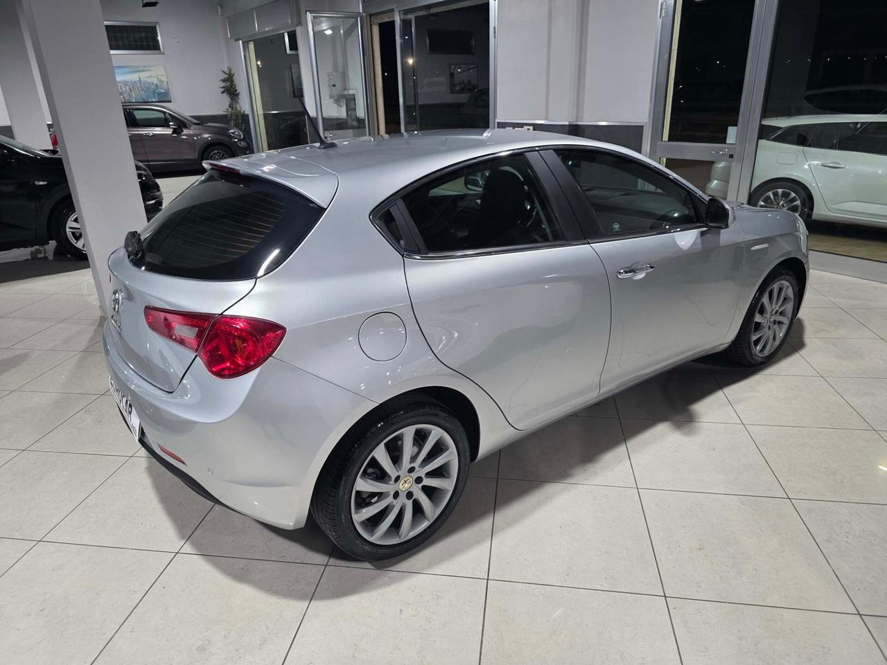 Alfa Romeo Giulietta 1.6 JTDm-2 105 CV Distinctive