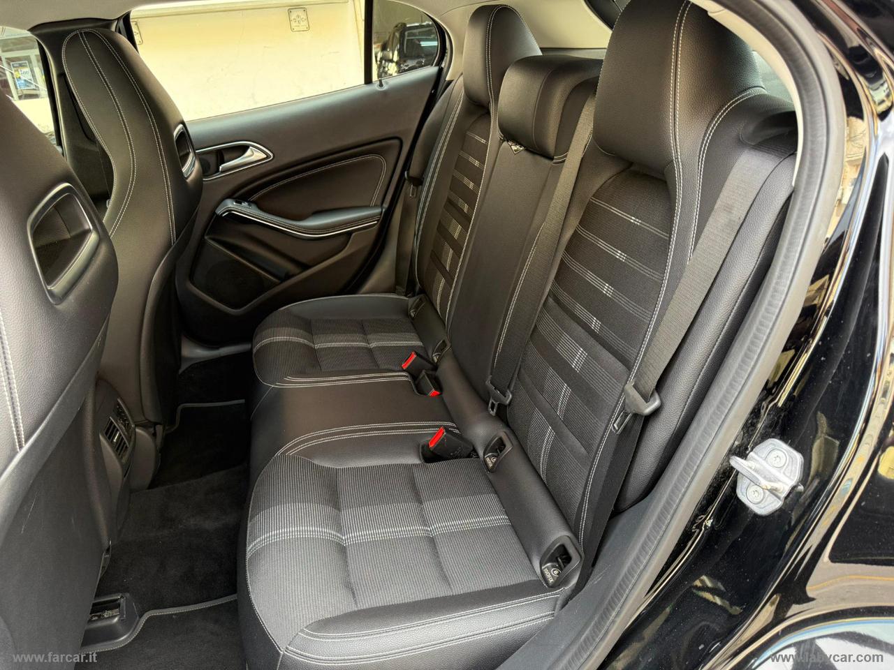 MERCEDES-BENZ GLA 200 d Automatic Sport CROSS