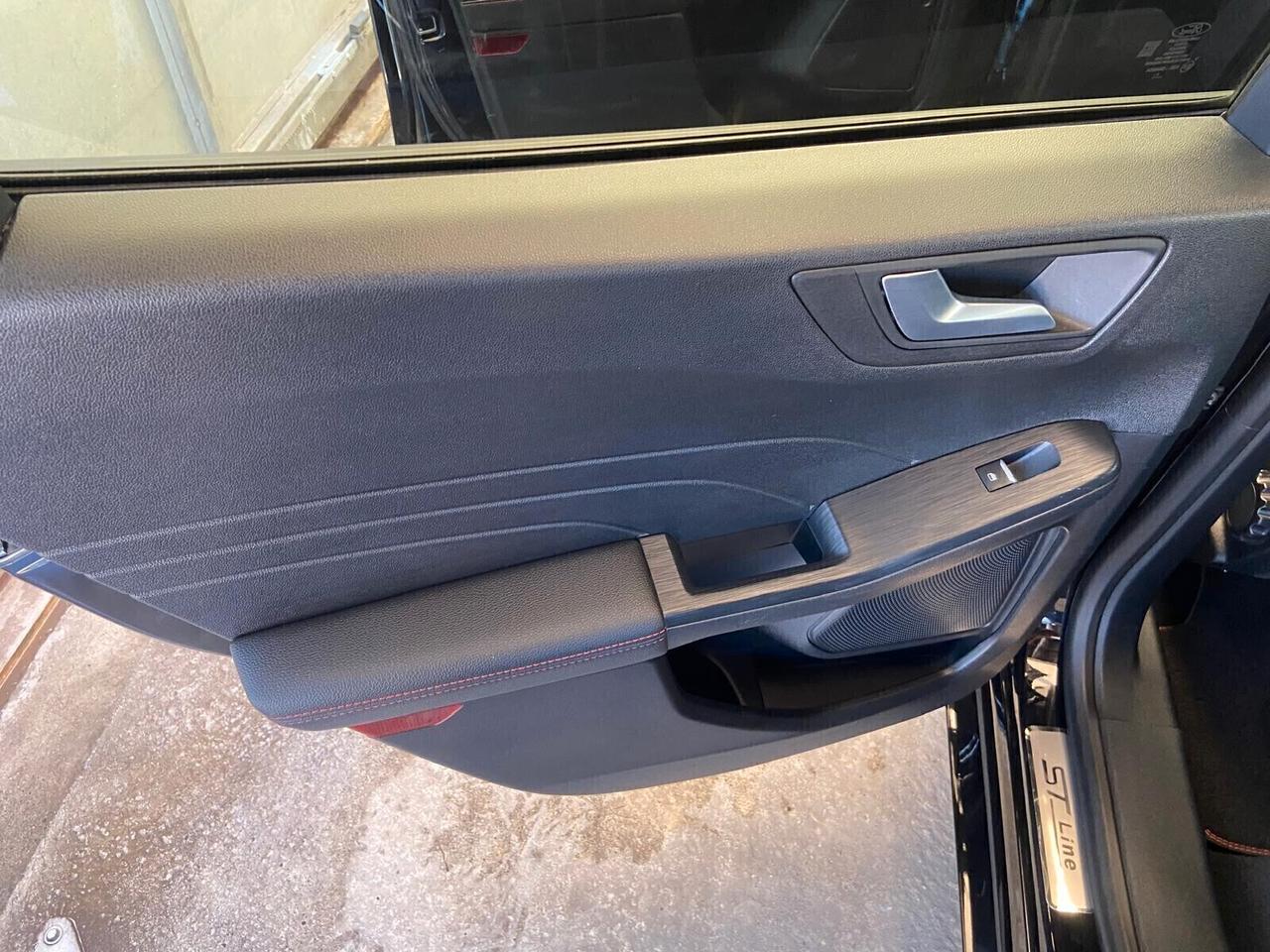 Ford Kuga 2.5 Full Hybrid 190 CV CVT 2WD ST-Line Design