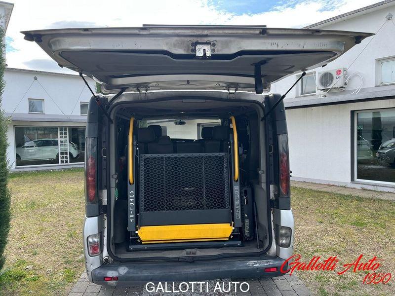 Opel Vectra 2.5 dti 135cv 8posti - PEDANA DISABILI