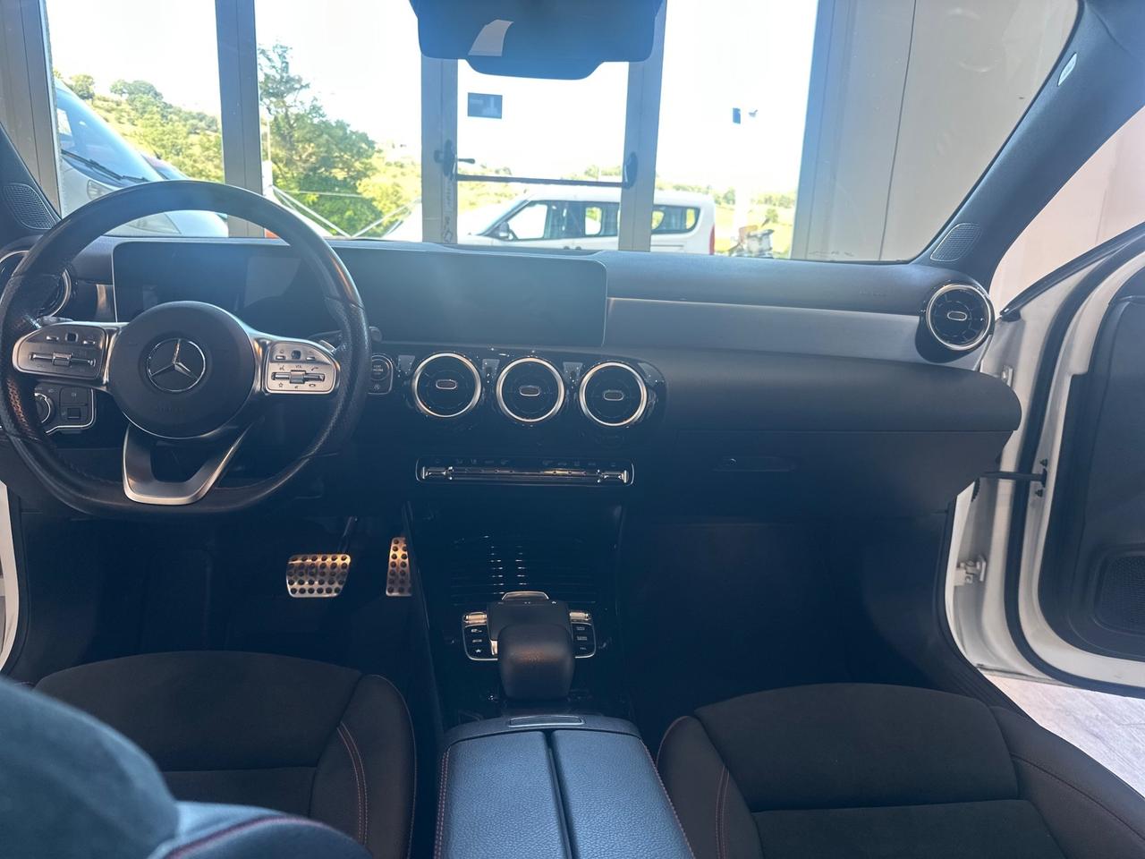 Mercedes-benz A 180 premium amg