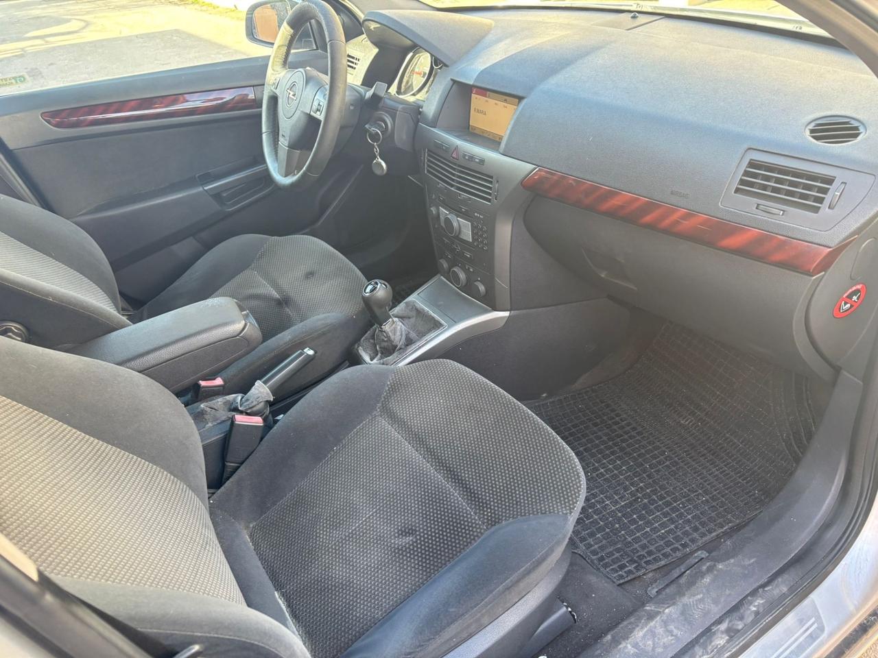 Opel Astra 1.9 16V CDTI 150CV 5 porte Cosmo