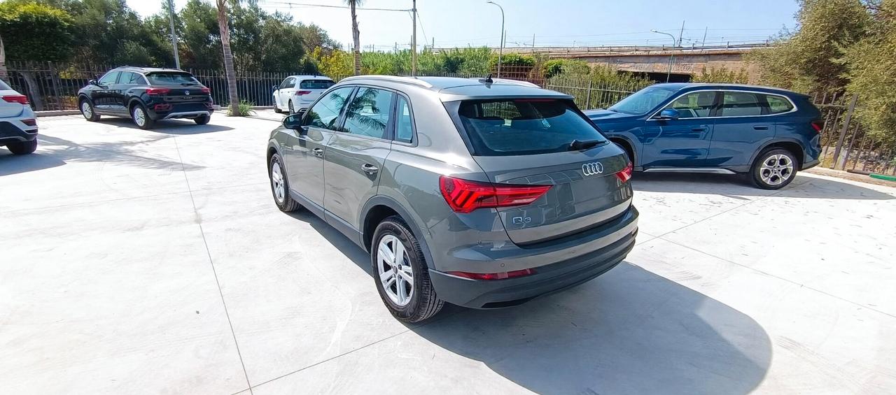 Audi Q3 35 TDI S tronic Business