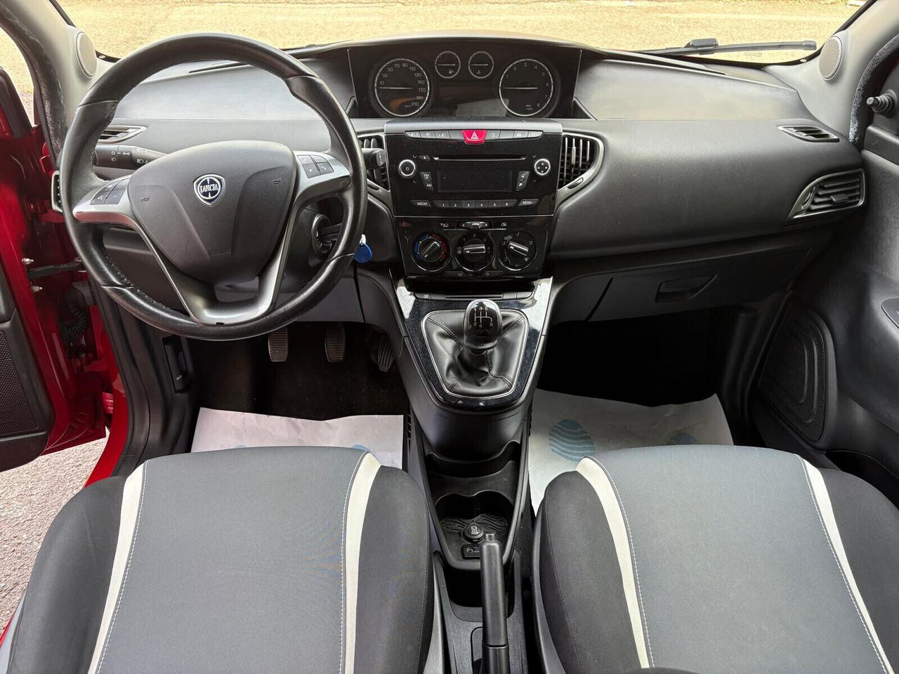 Lancia Ypsilon 1.2 69 CV 5 porte Elefantino