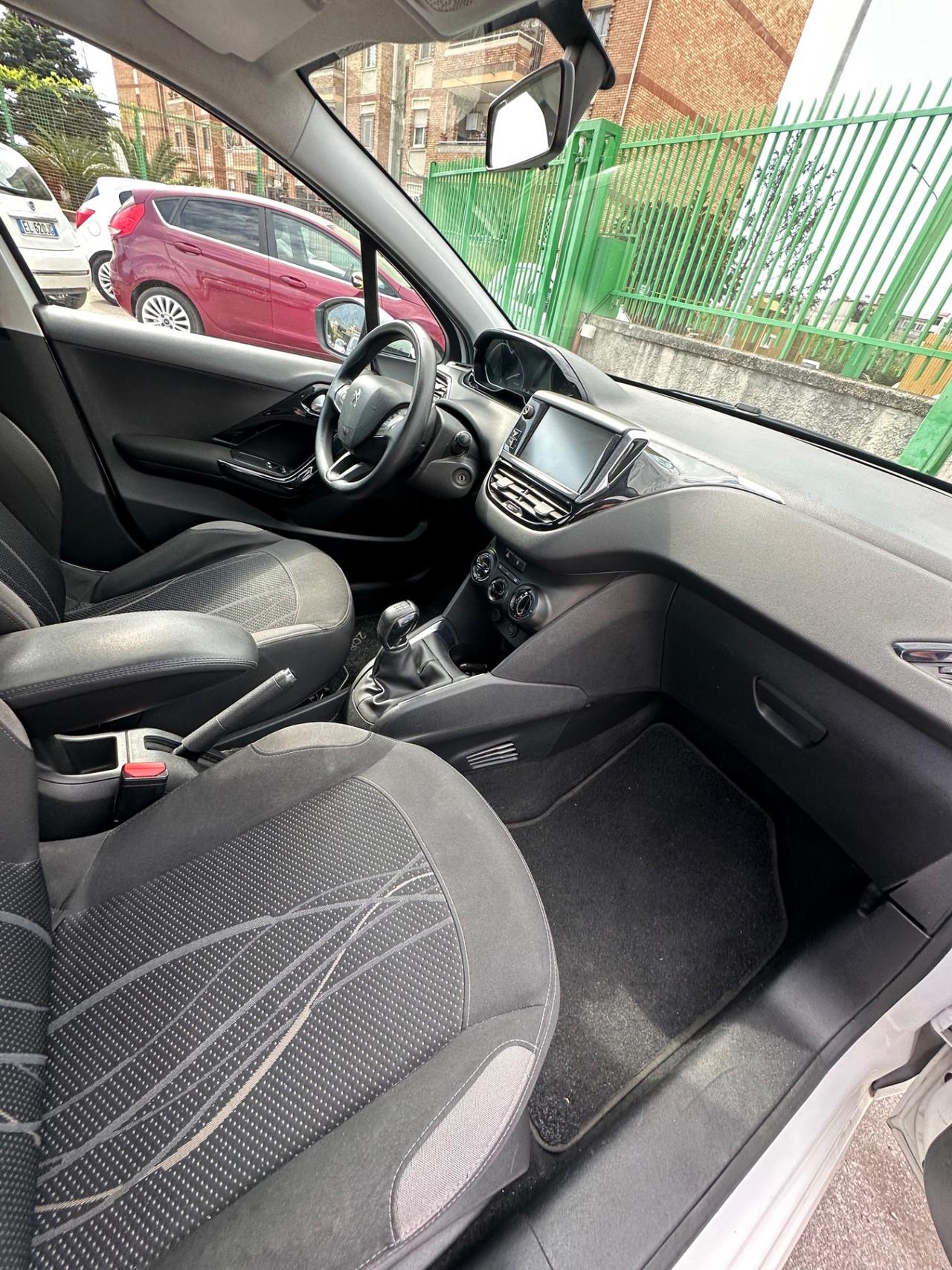 Peugeot 208 1.4 HDi 68 CV 5 porte Access