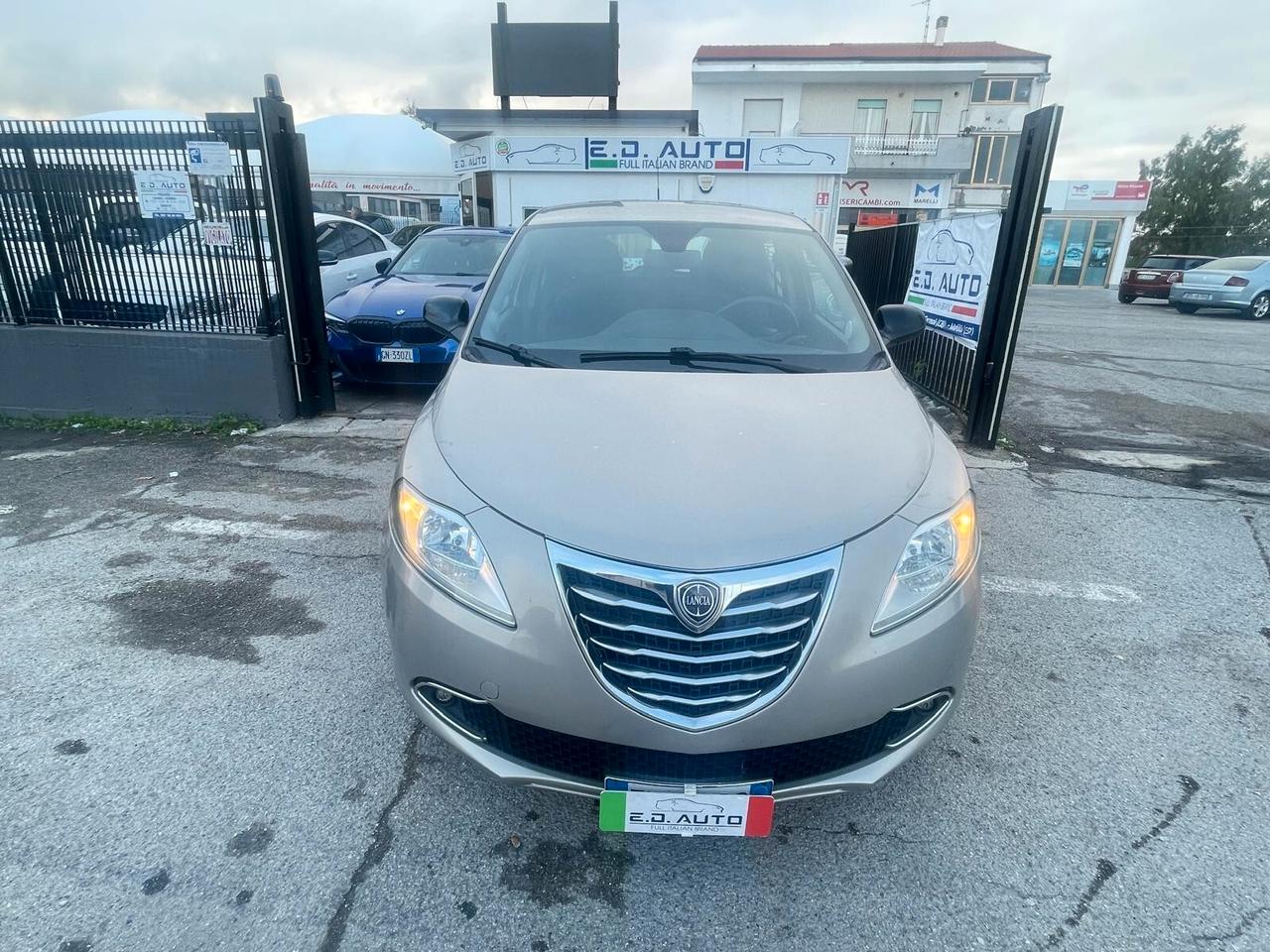 Lancia Ypsilon 0.9 TwinAir 85 CV 5 porte Metano Ecochic Elefantino