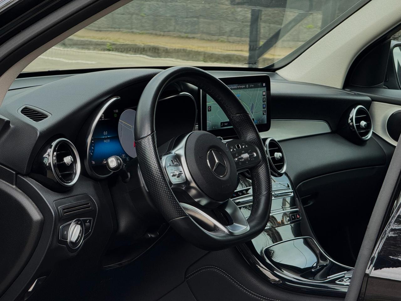 Mercedes-Benz GLC 200 d Premium AMG 4MATIC