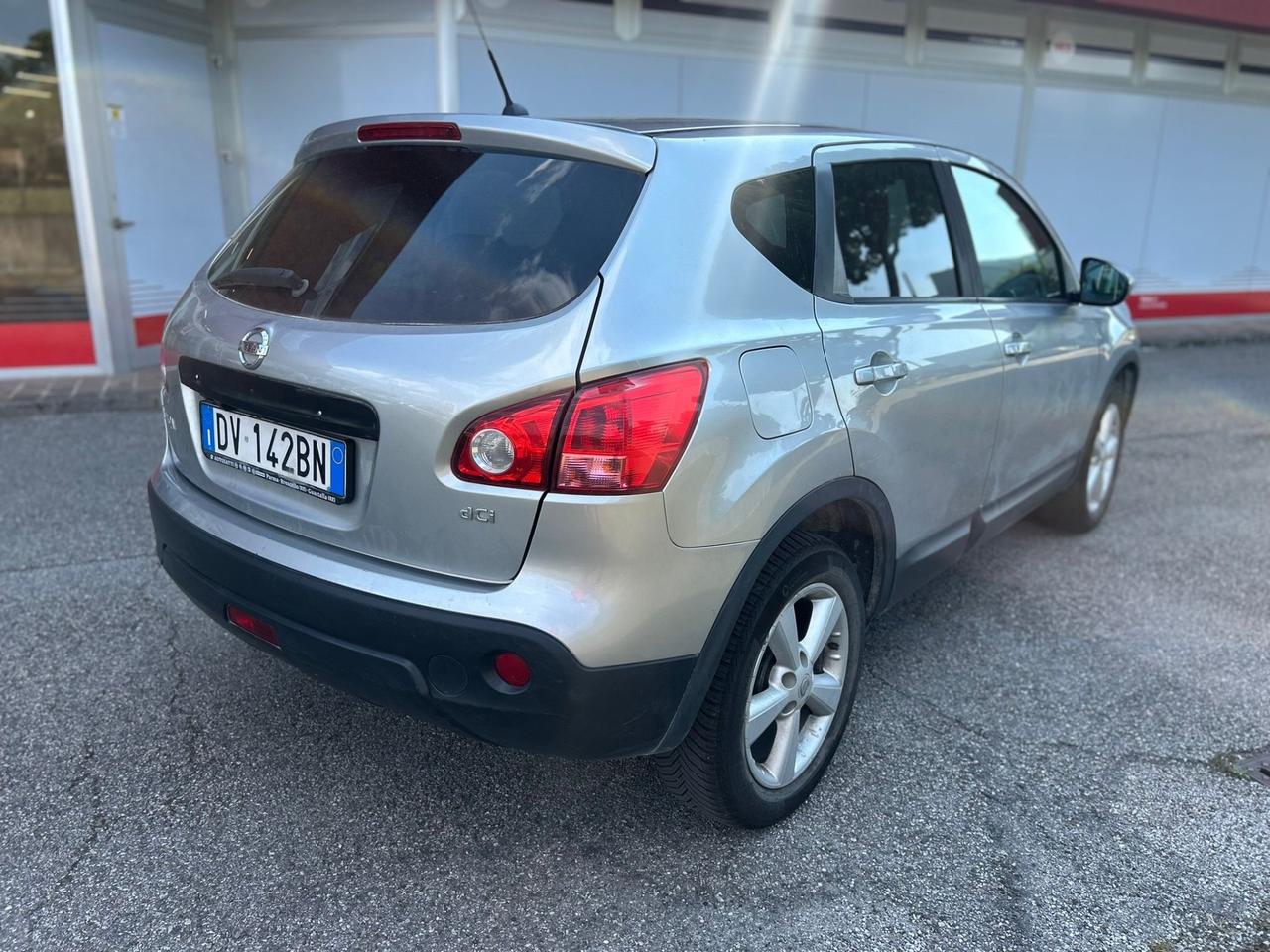 Nissan Qashqai 2.0 dCi DPF 4WD Tekna