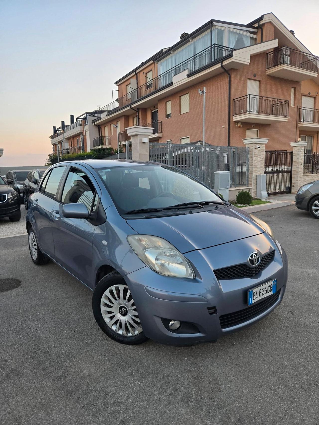 Toyota Yaris 1.3 5 porte Sol