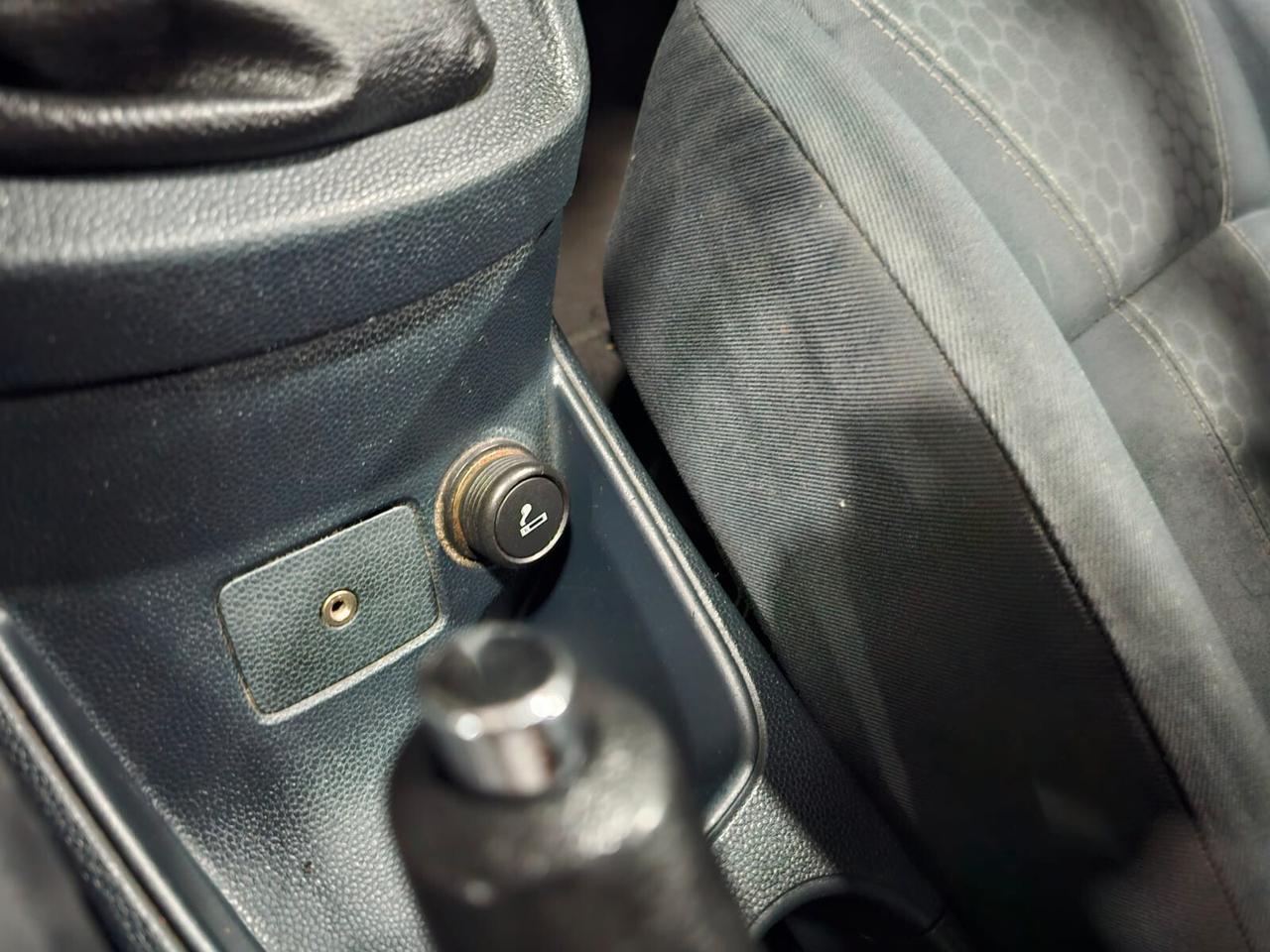 NUOVA FORD FIESTA TITANIUM 1.4 TDCI 70CV PER NEOPATENTATI