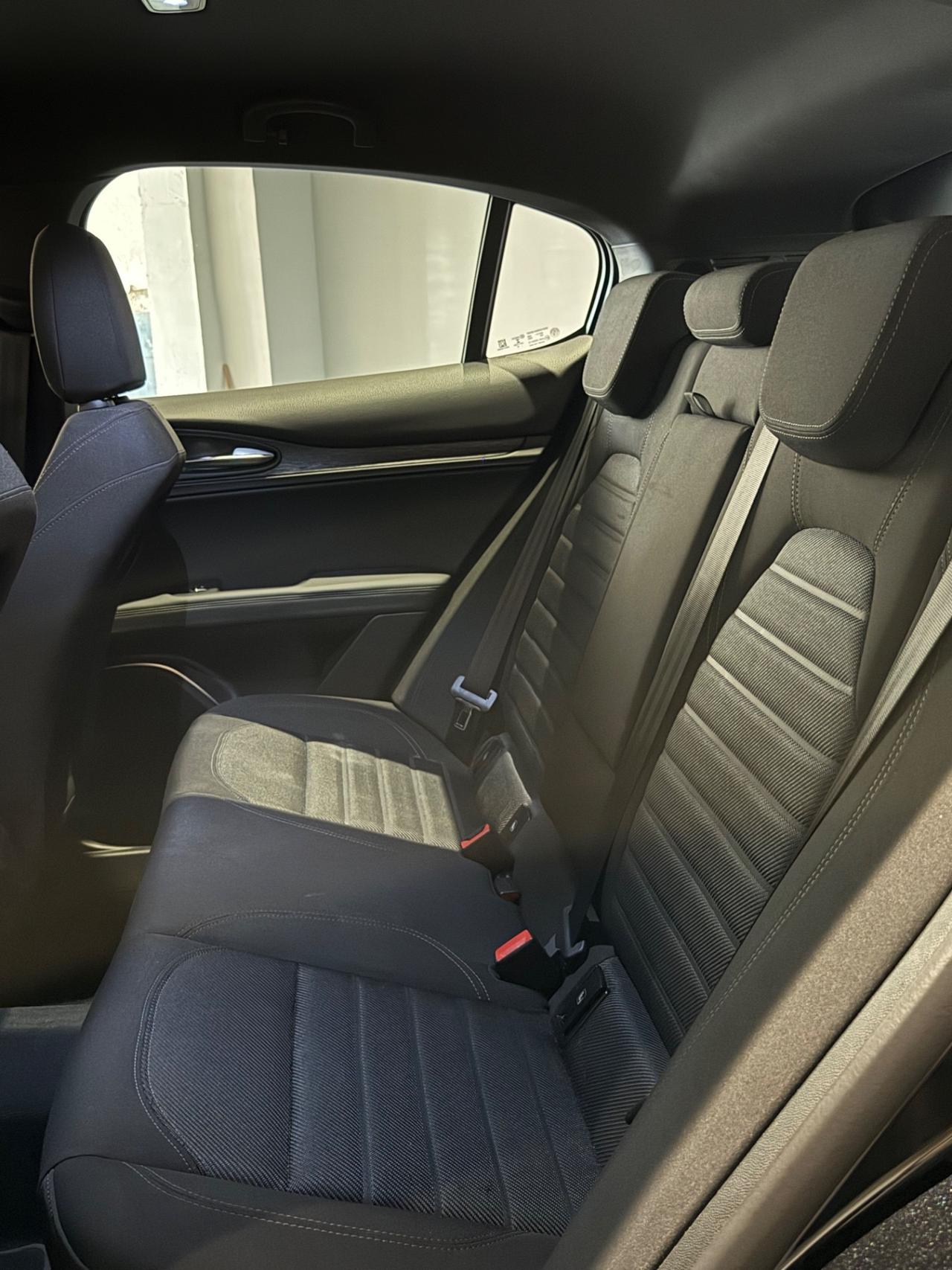 Alfa Romeo Stelvio 2.2 Turbodiesel 160 CV AT8 RWD Business
