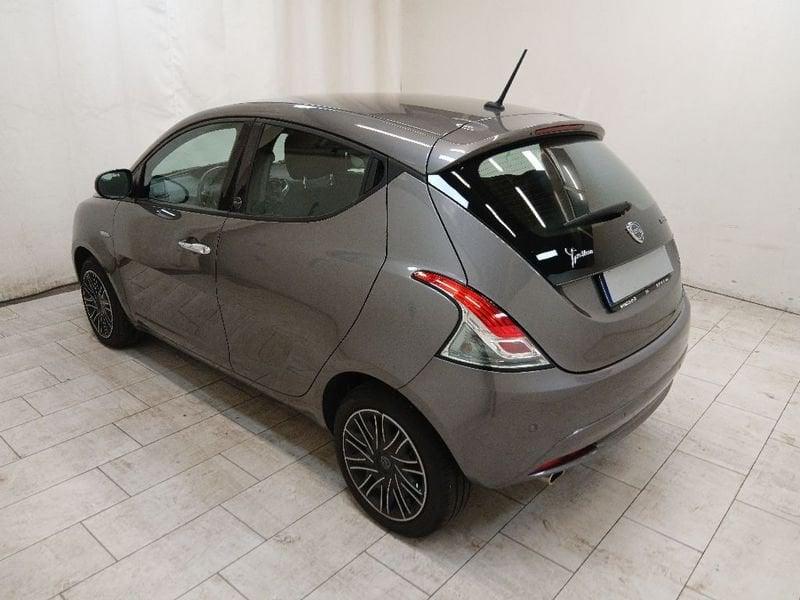 Lancia Ypsilon 1.0 firefly hybrid Gold s&s 70cv
