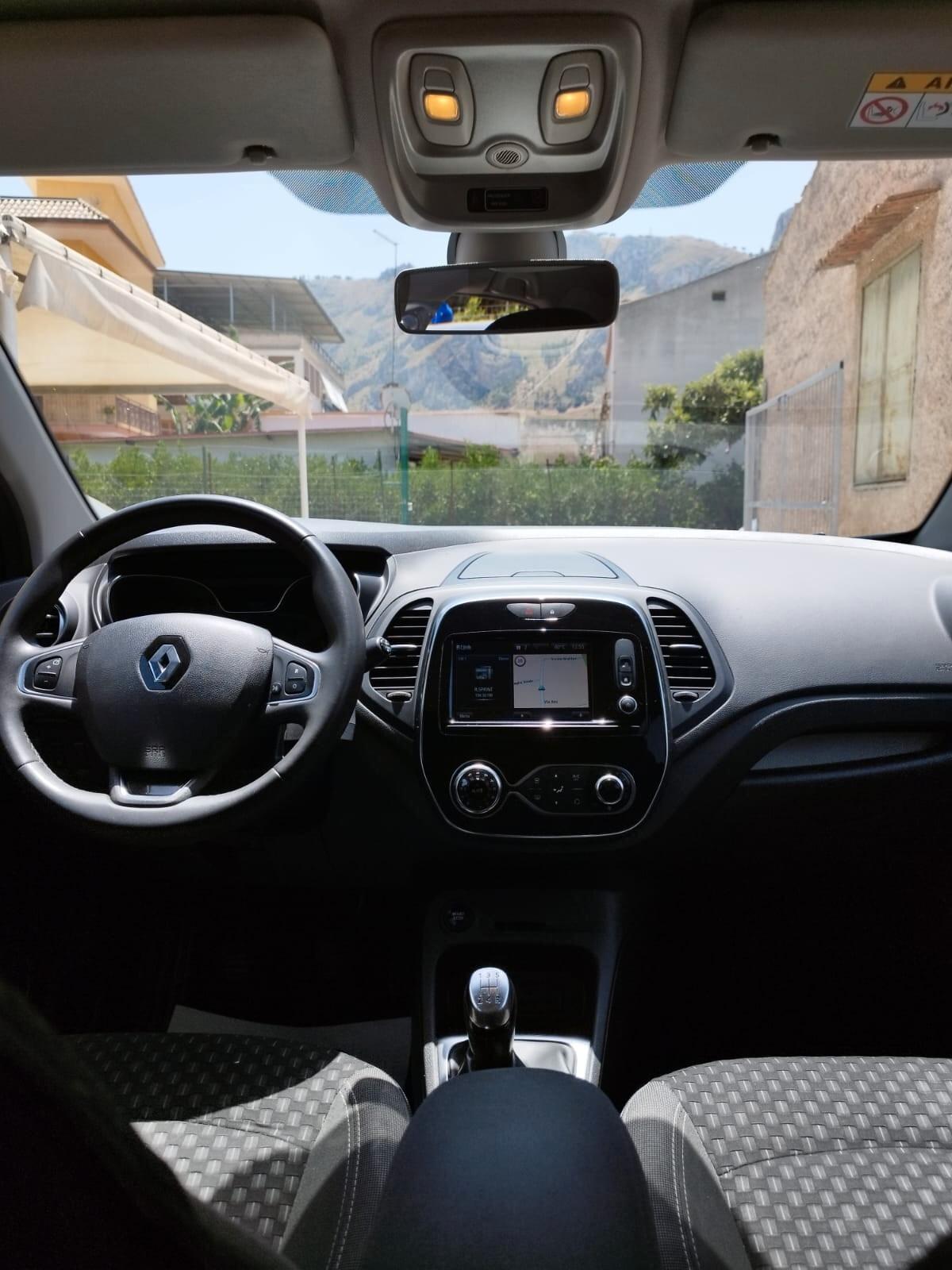 Renault Captur dCi 8V 90 CV EDC Start&Stop Energy Initiale Paris