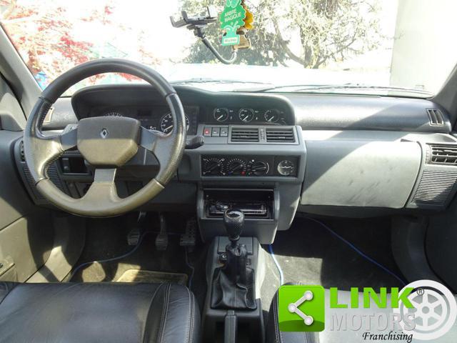 RENAULT Clio 1.8i 16V