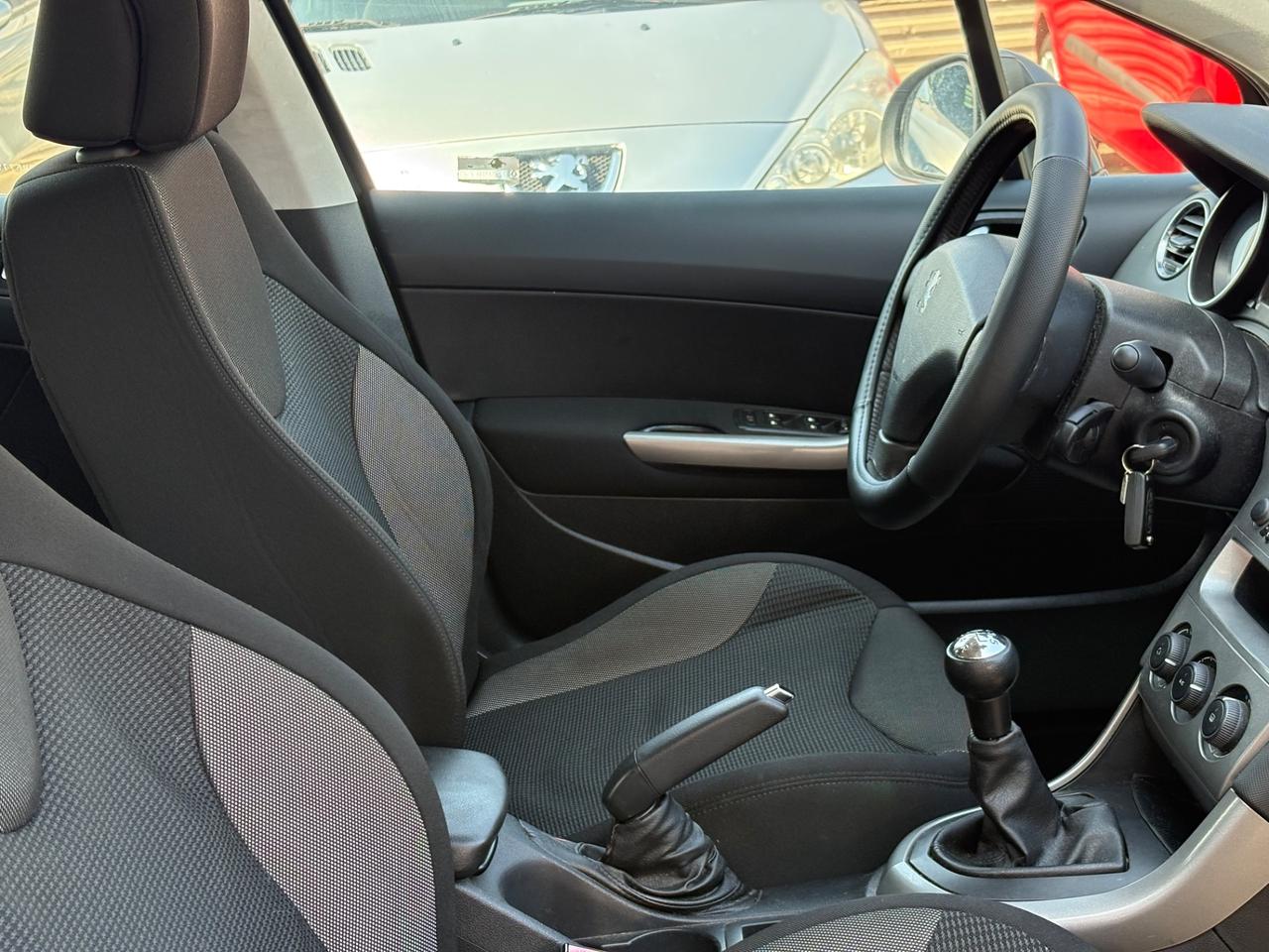 Peugeot 308 1.6 VTi 120CV 5p. GPL