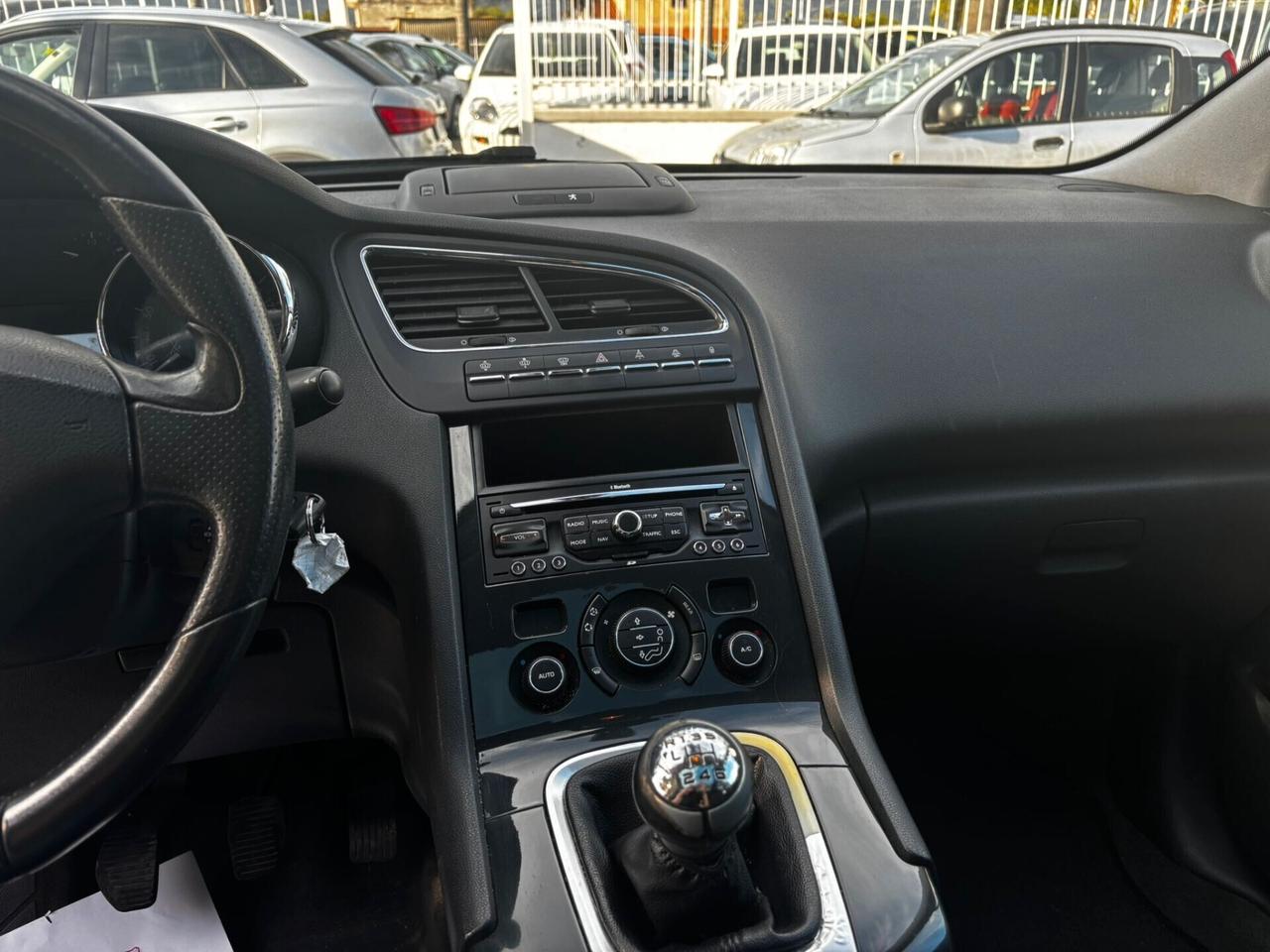 Peugeot 5008 1.6 HDi 112CV Premium