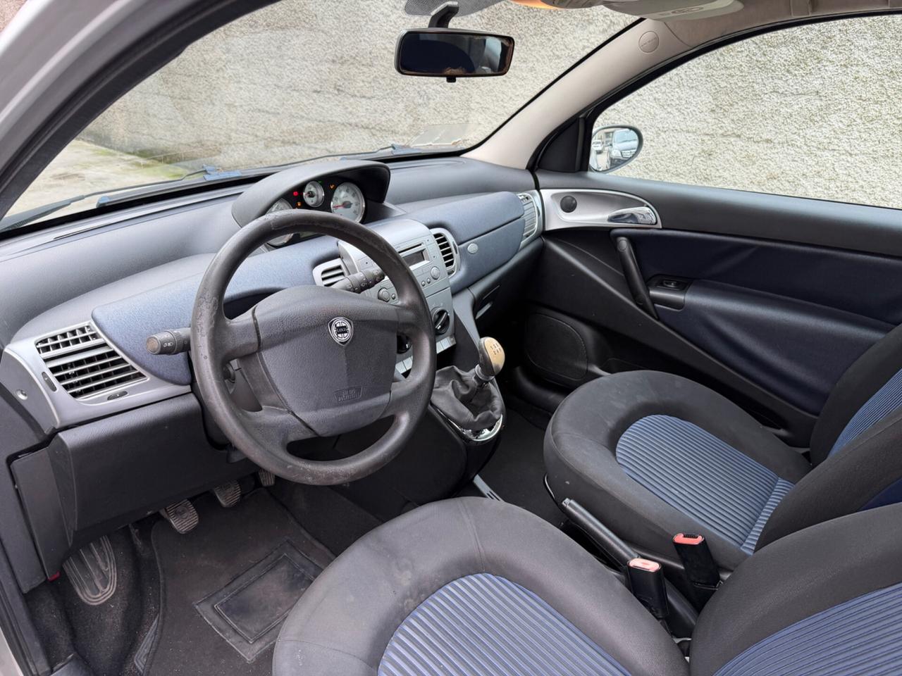 Lancia Ypsilon 1.2 benzina euro4 NEOPATENTATI