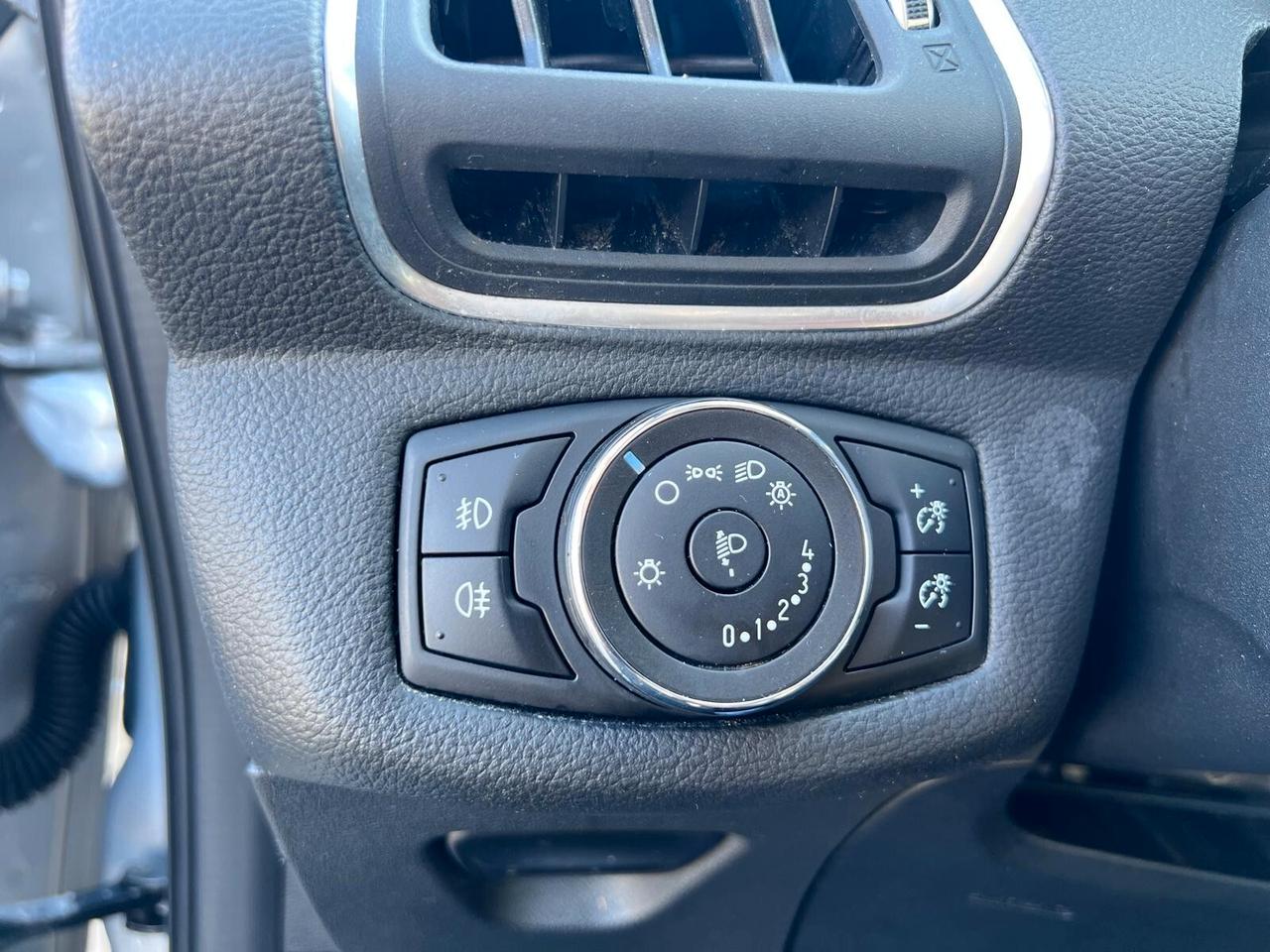 Ford B-Max 1.5 TDCi 75 CV Business Titanium