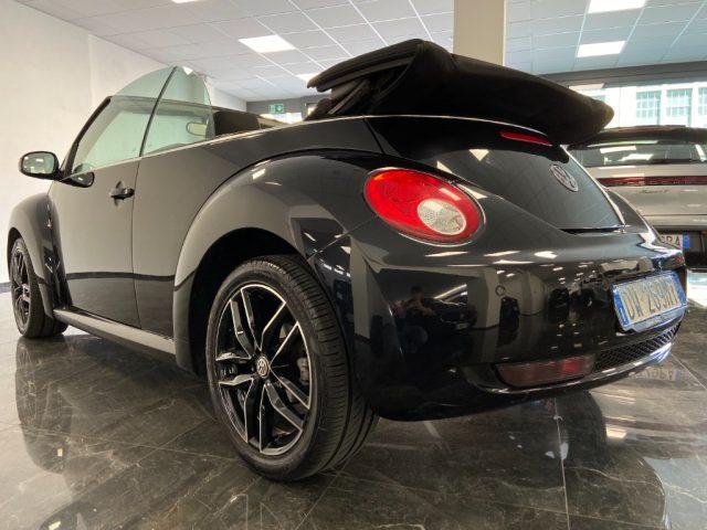 VOLKSWAGEN New Beetle 1.6 CA 3P. CABRIO + SED. RISCALDABILI + MP3