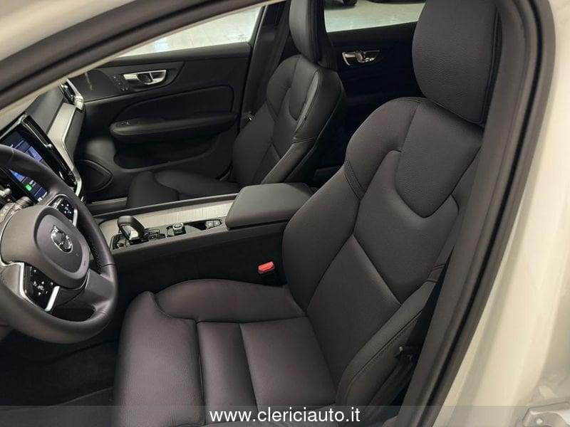 Volvo V60 B4 (d) automatico Plus Dark - KM0