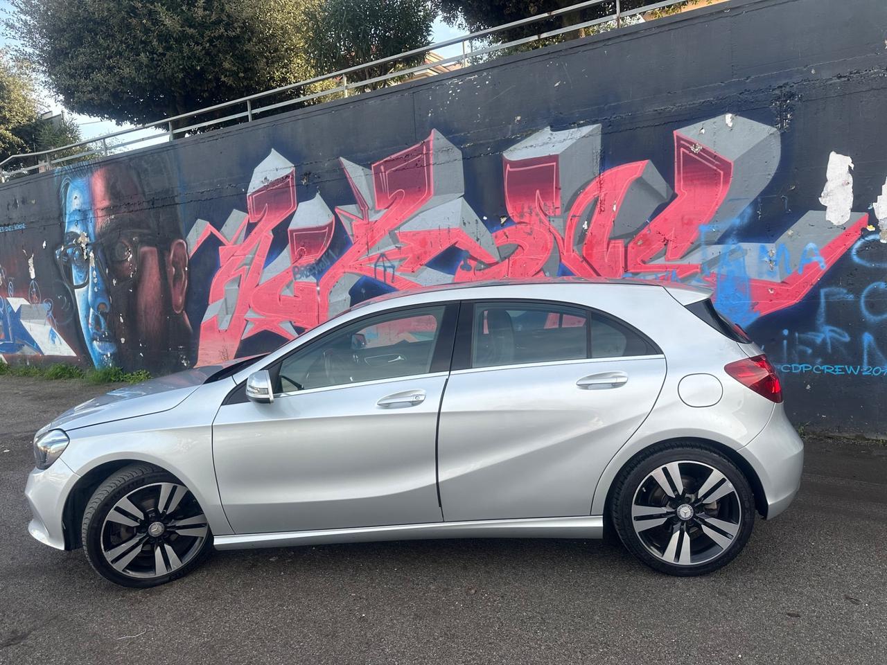 MERCEDES A180 CDI AUTOM/NAVI/LED/F1