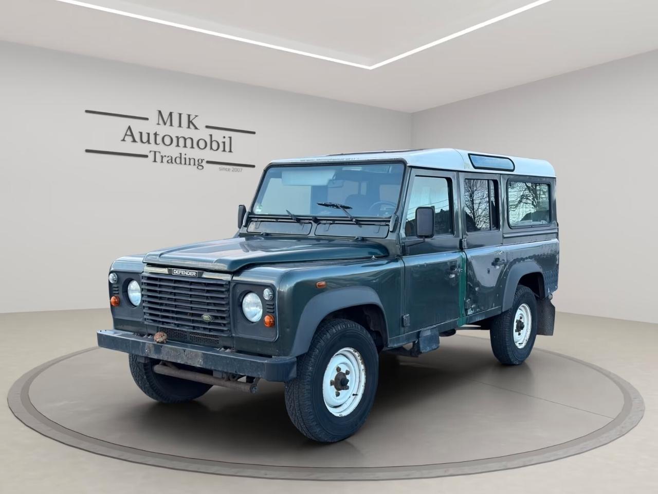Land Rover Defender 110 TD5 Station Wagon 9 POSTI
