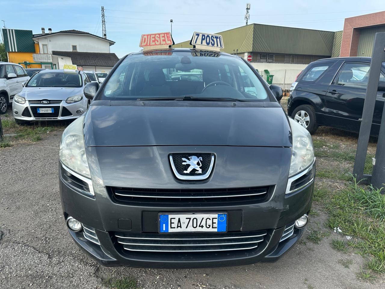 Peugeot 5008 1.6 HDi 110CV cambio robotizzato Tecno