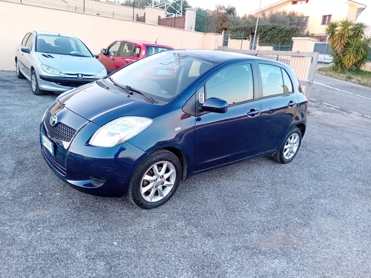 Toyota Yaris 1.0 5 porte