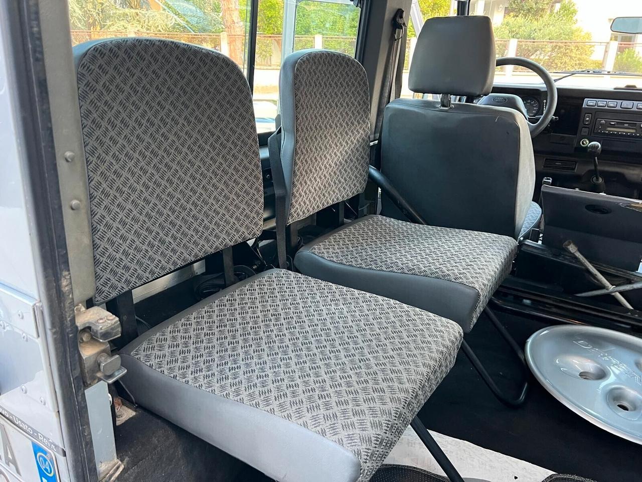 LAND ROVER DEFENDER 90 2.5 Td5 STATION WEGON E 6 posti