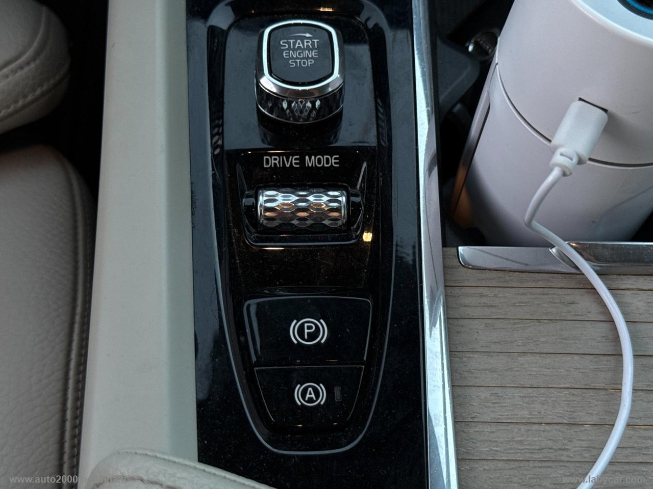 VOLVO XC60 B4 AWD GEARTRONIC INSCRIPTION