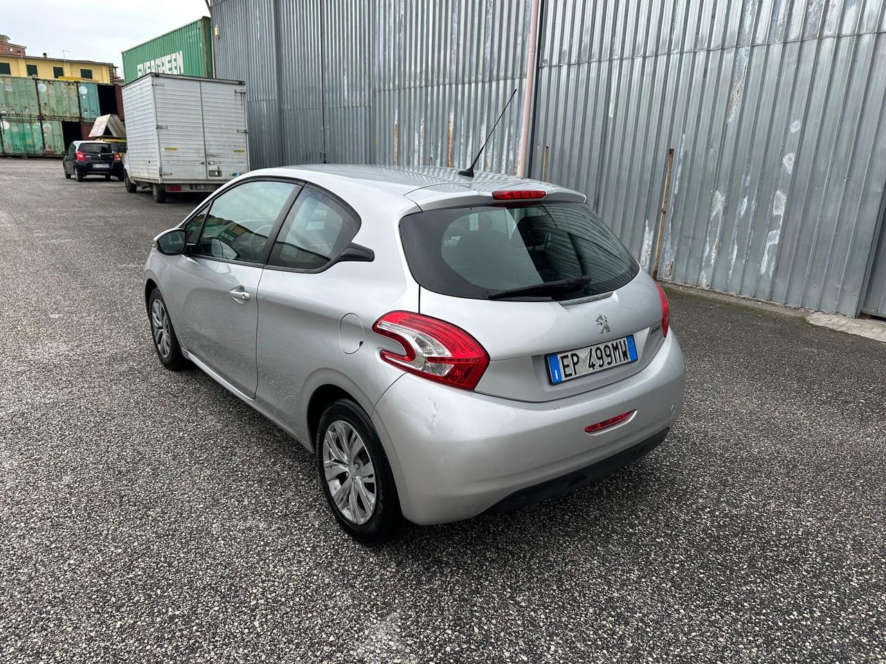 Peugeot 208 1.4 HDi 68 CV 3 porte Allure