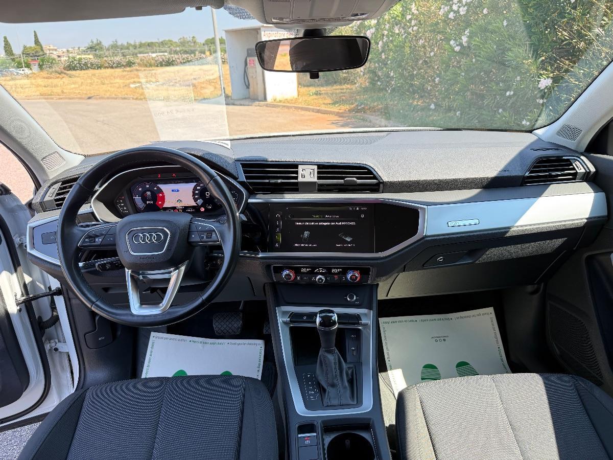 AUDI - Q3 - 35 TDI S tronic Business Advanced
