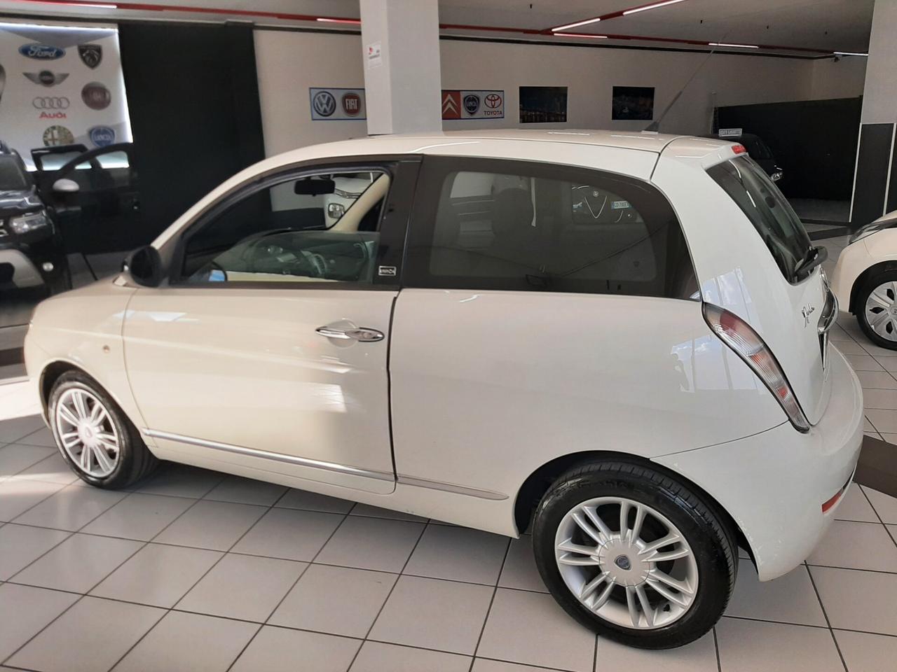 Lancia Ypsilon 1.2 69 CV Diva