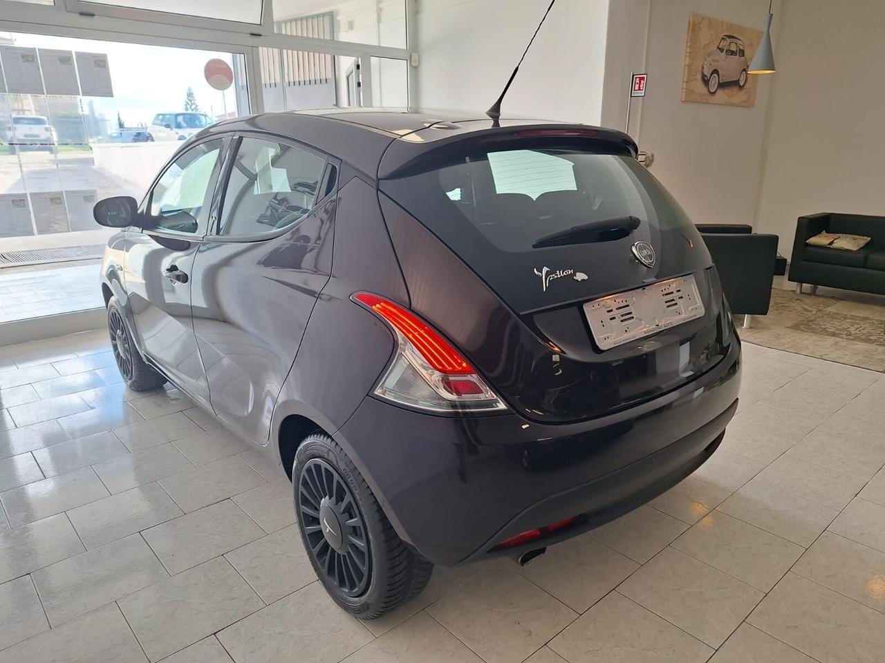 Lancia Ypsilon 1.2 69 CV 5 porte Elefantino