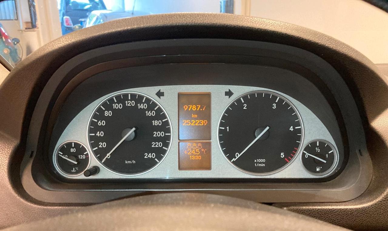 MERCEDES CLASSE B 180 - MANUALE - MARCIANTE