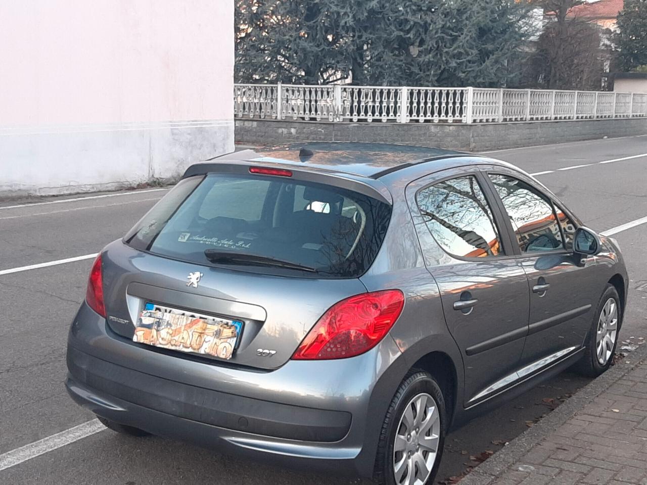 Peugeot 207 1.4 8V 75CV 5p. X Line ECO GPL X NEO PATENTATI A 3.999 EU