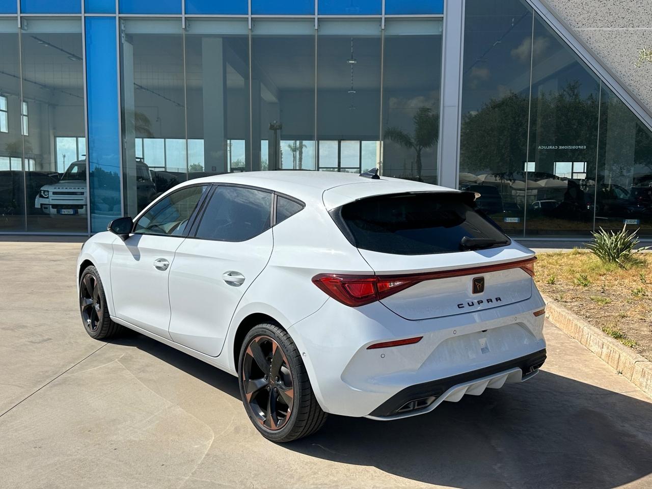CUPRA Leon 1.5 hybrid dsg possibilità noleggio no scoring
