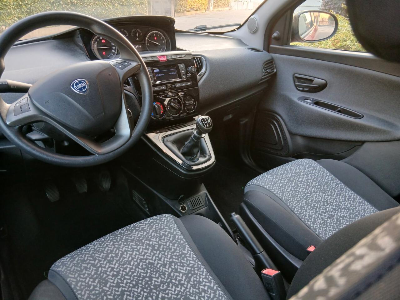 Lancia Ypsilon 1.2 69 CV 5 porte S&S unico proprietario tua a € 193 mese