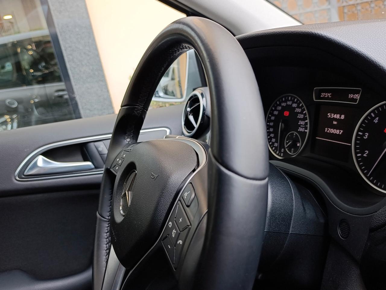 Mercedes-benz B 180 Executive Euro 6 Navi/Bluetooth/Led/Sensori
