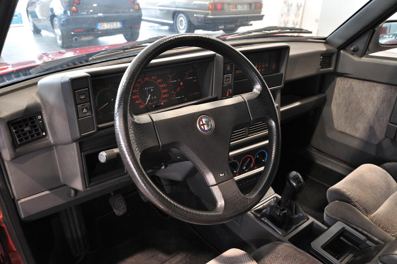 Alfa Romeo 75 2.0i Twin Spark Prima serie Rosso CRS