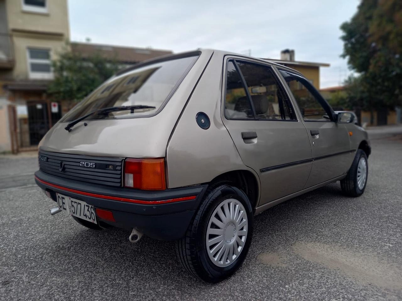 PEUGEOT 205 1988 NO RUGGINE