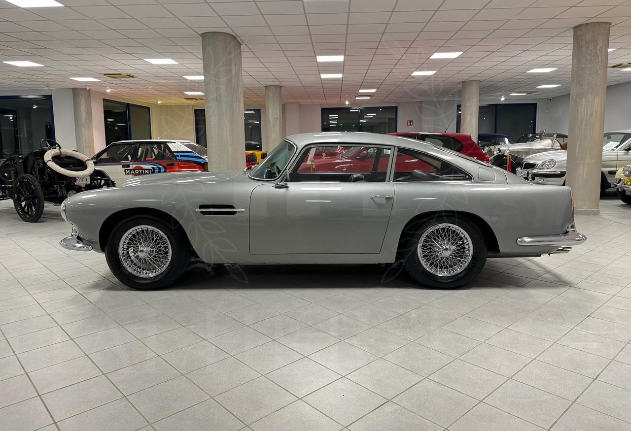 Aston Martin DB 4 SERIE II SUPERLEGGERA