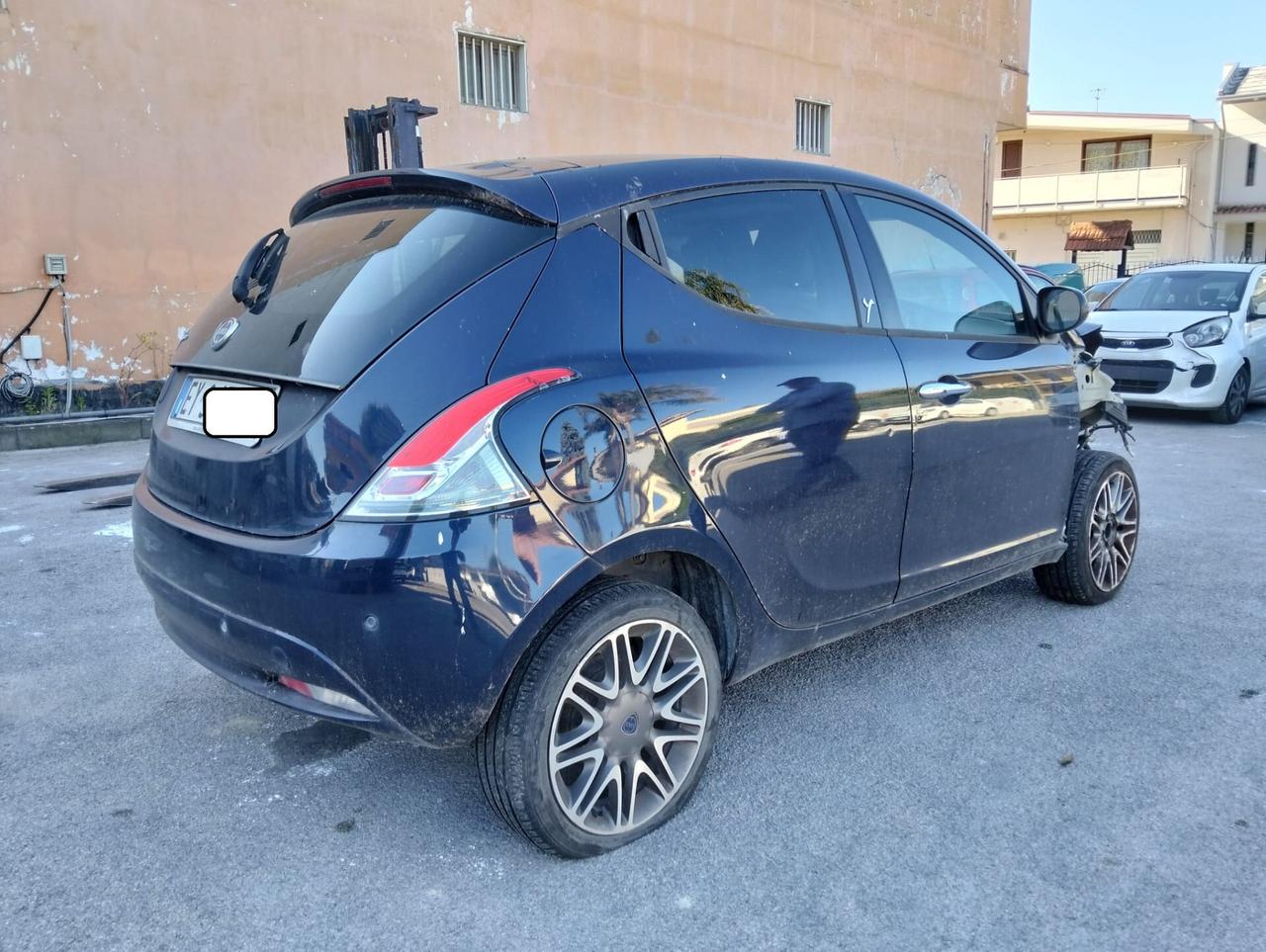 Lancia Ypsilon 1.3 M-jet 95cv 2015 SINISTRATA
