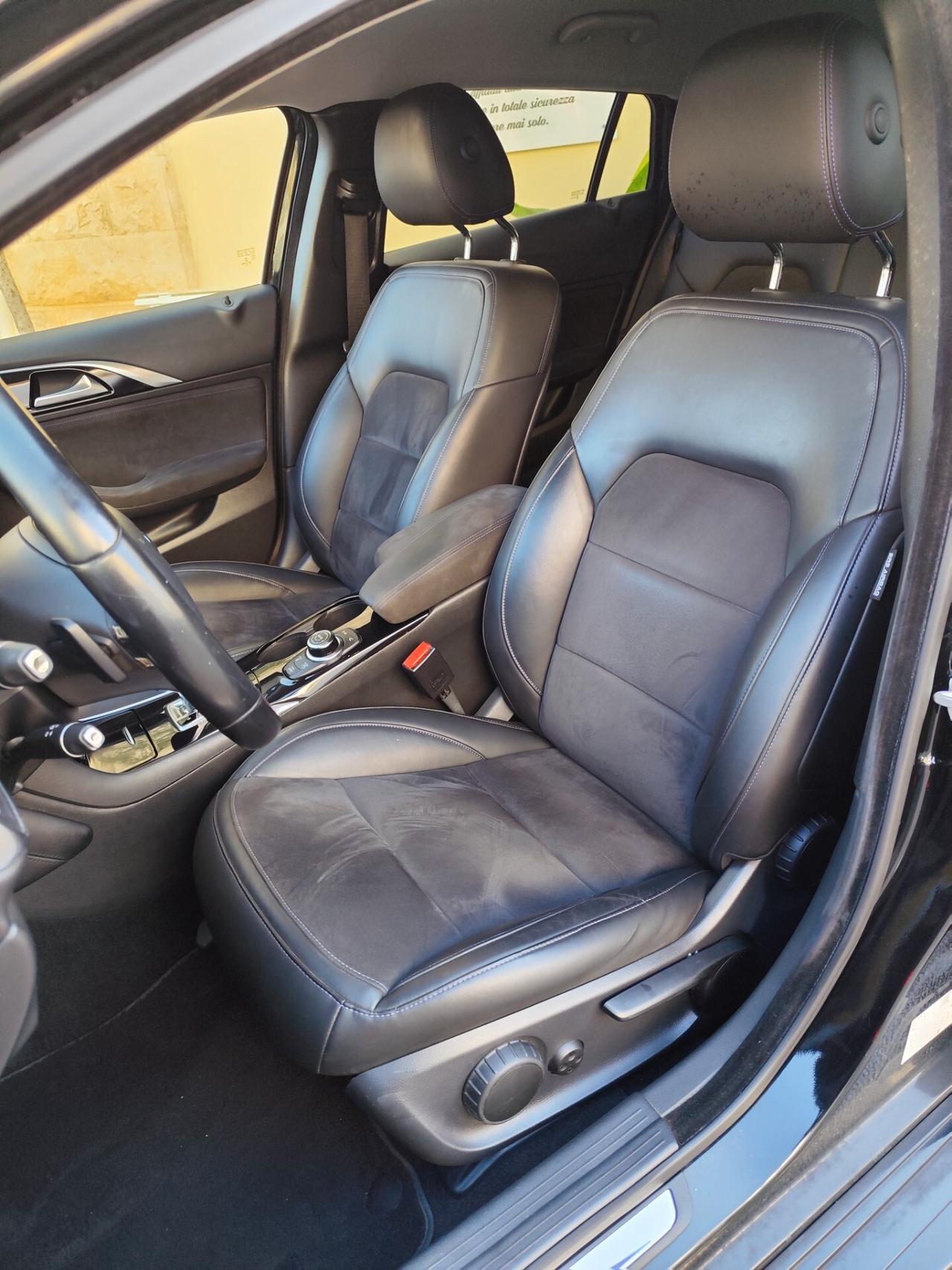 Infiniti Q30 1.5 diesel DCT Business Executive